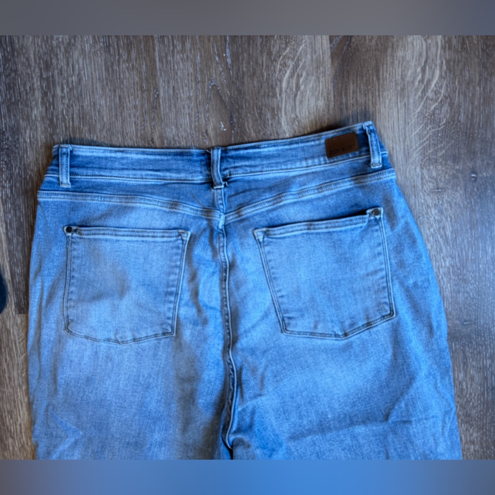 Button‎ Fly Wide Legged Cropped Jean by Judy Blue 22W - Picture 2 of 11